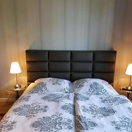 Apartment Tolle In Mit Grossem Garten Wesselburen