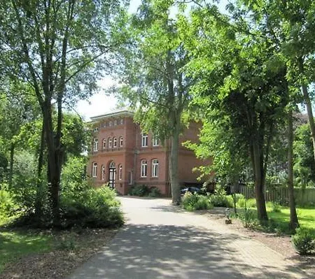 Tolle In Mit Grossem Garten Apartment *
