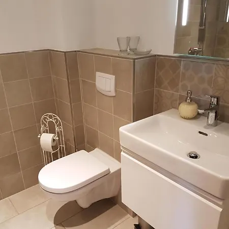 Apartment Tolle In Mit Grossem Garten Wesselburen